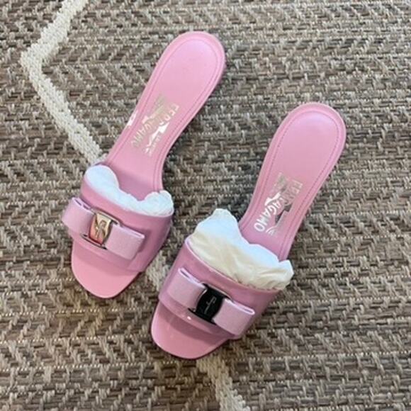 Ferragamo Glo 55 Kitten Heel Bubblegum Pink Sz 8